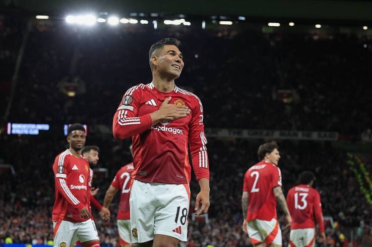 爱游戏tv-曼联球员在欧冠赛事中尽展实力