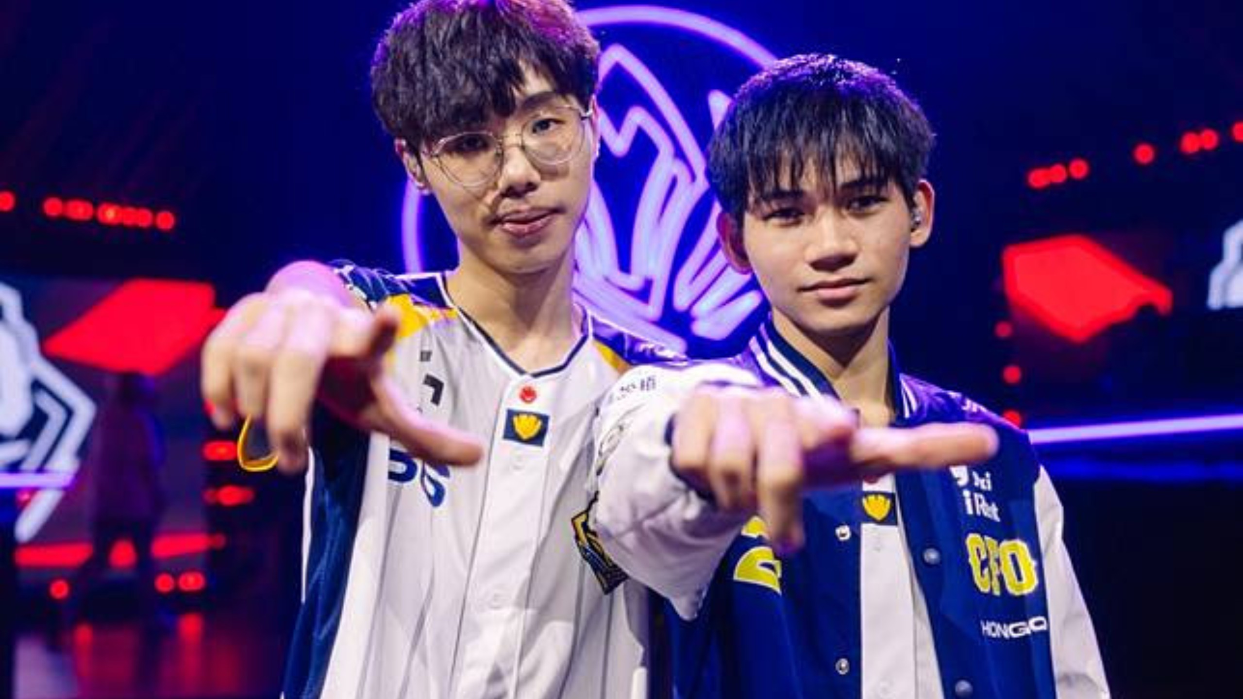 包含DK险胜FLY，Clid极限生还后反打宿敌对决2025世界赛，让粉丝疯狂欢呼的词条