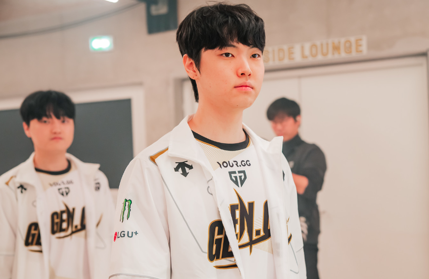 关于DK血洗FLY，Chovy操刀奇招英雄翻盘强强对话成都决赛之夜，技惊四座的信息