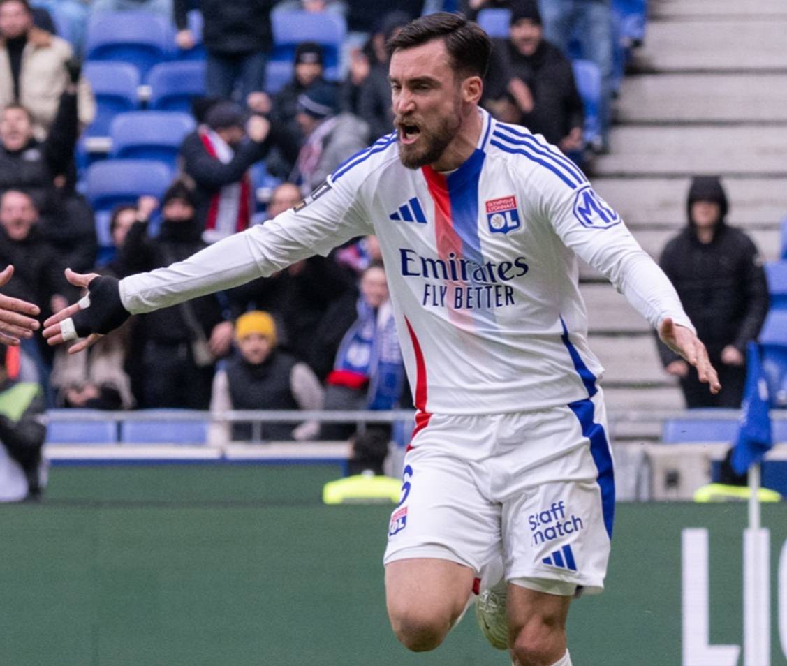 关于尼马致胜巴黎1-0摩纳哥登顶法甲的信息