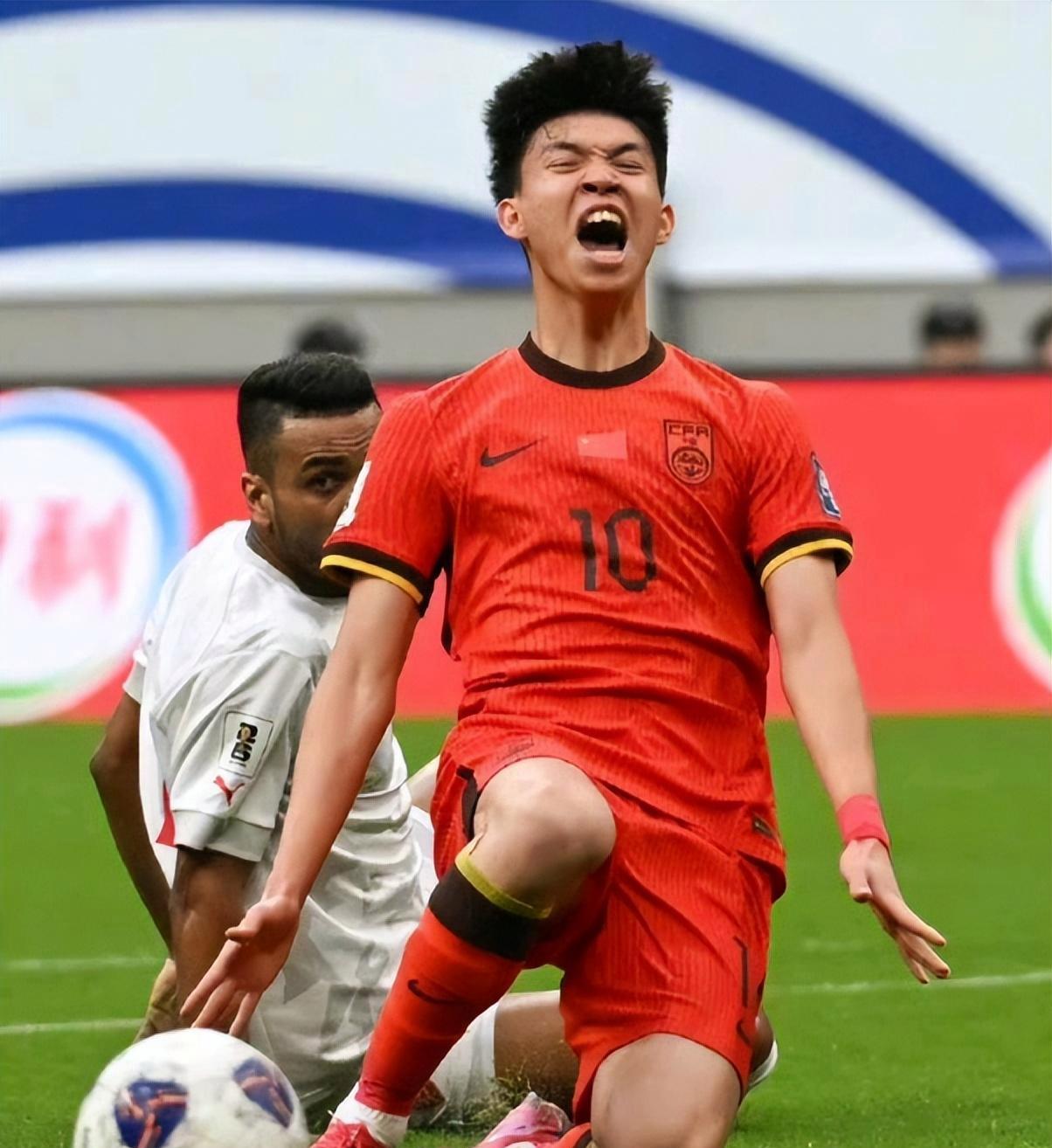 爱游戏官方入口-亚足联杯赛明星球员表现抢眼