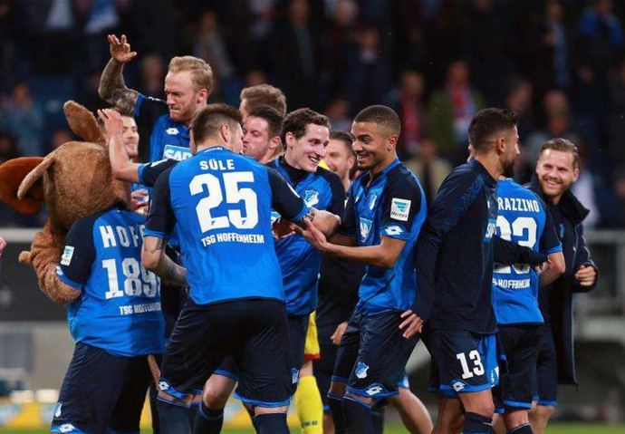 爱游戏体育-罗马客场大捷，争四形势再次明朗