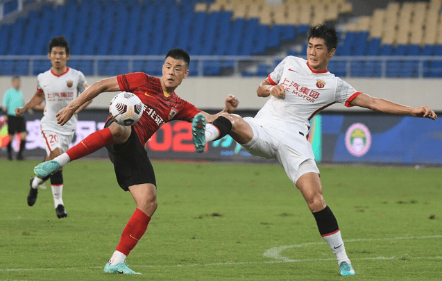 爱游戏-安徽队前场火力全开，轻松战胜对手