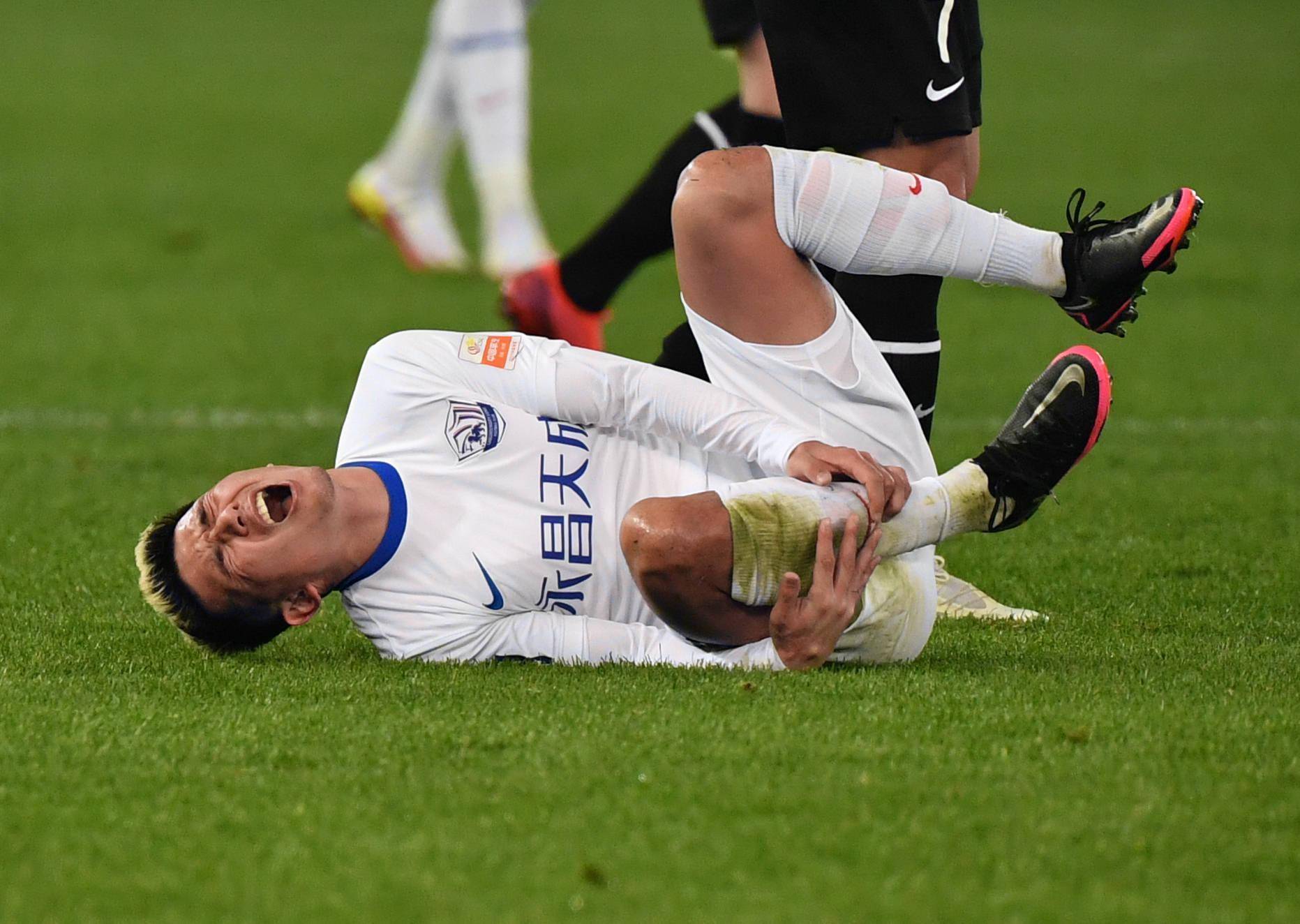 雄狮之争！国内足球壮哉胜负，球员技艺高超，精彩纷呈！