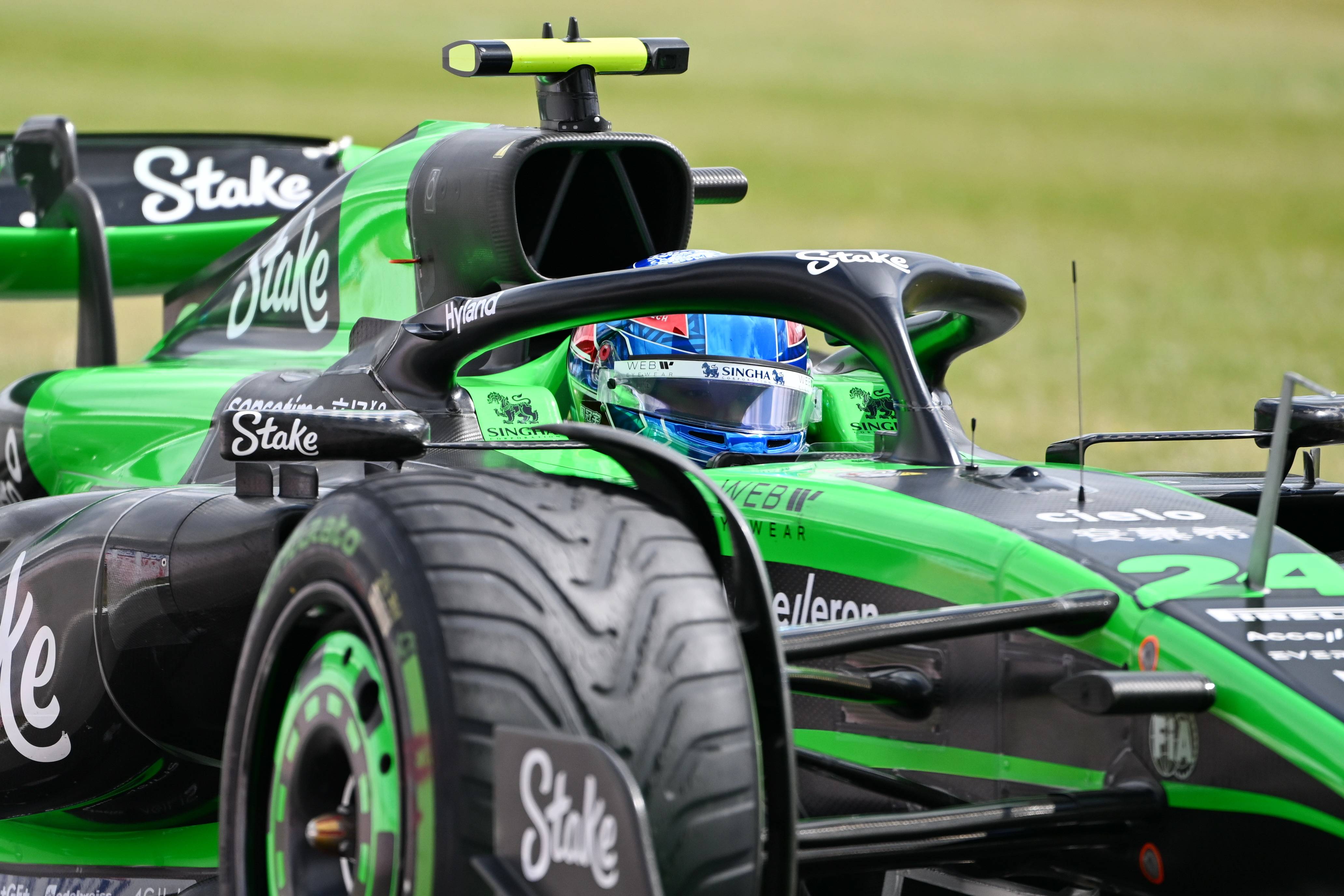 索伯车队轻取红牛车队，周冠宇统治全场的简单介绍