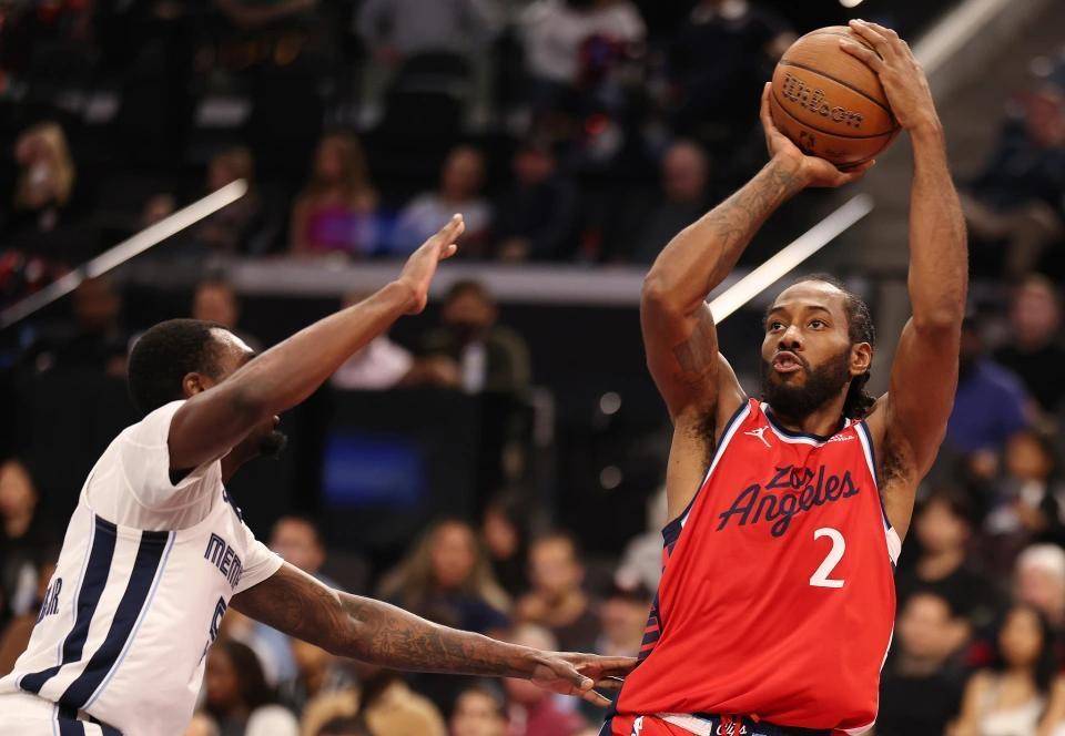 灰熊险胜青岛队，伦纳德关键制胜