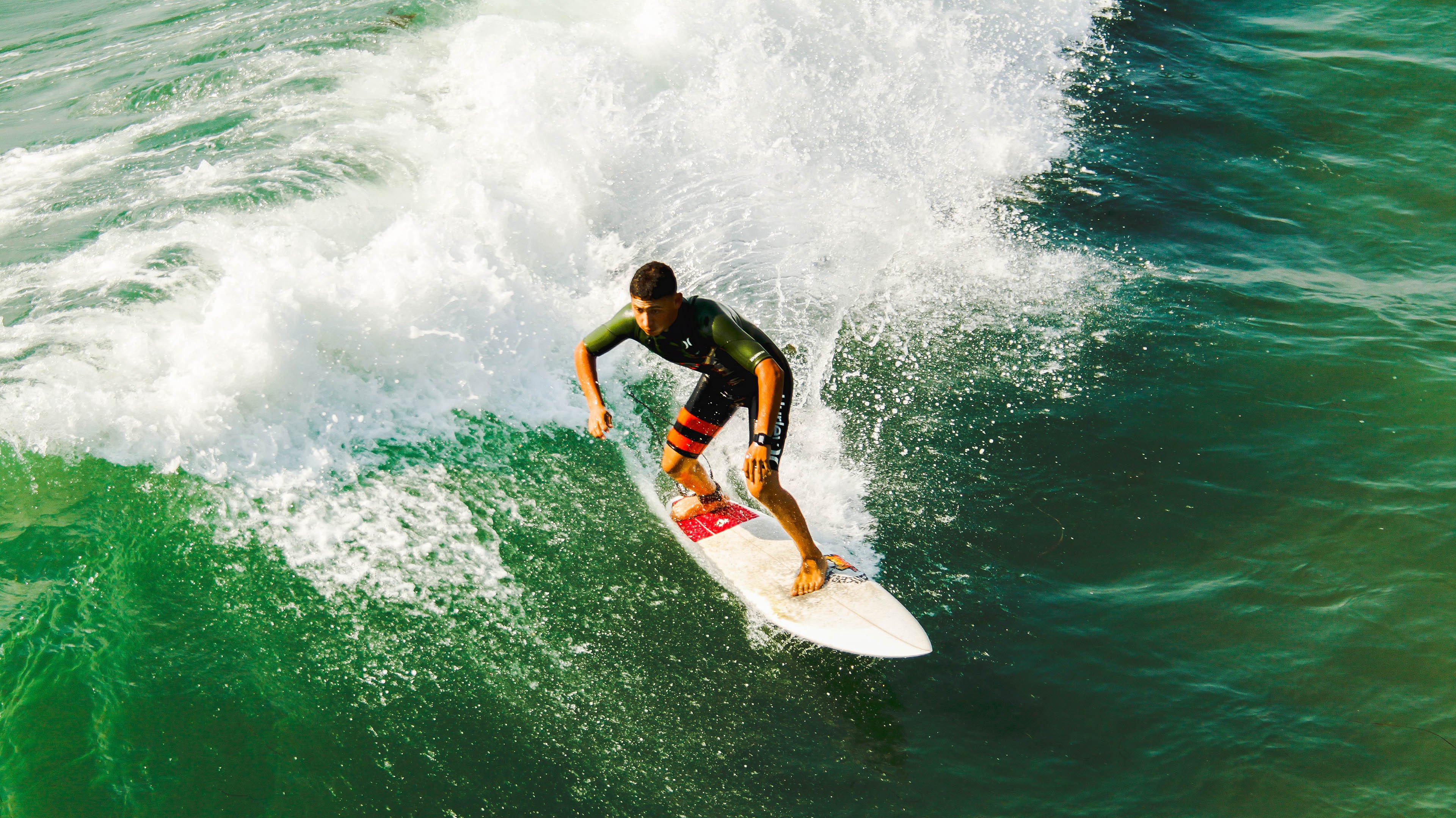 当最沉静的逆转，遇见最火热的状态，足球世界的双重奏